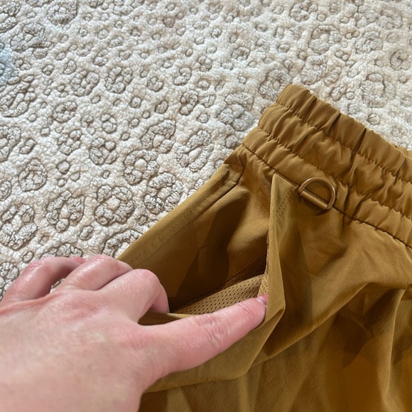 NWOT Old Navy Plus Size Women's 4x BrownShorts 4” - Picture 6 of 11